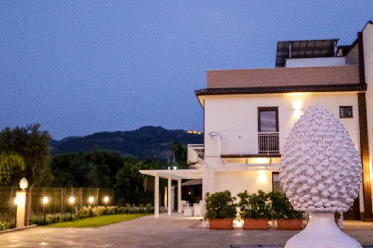 B&B Il Girasole Capo dʼOrlando Екстериор снимка