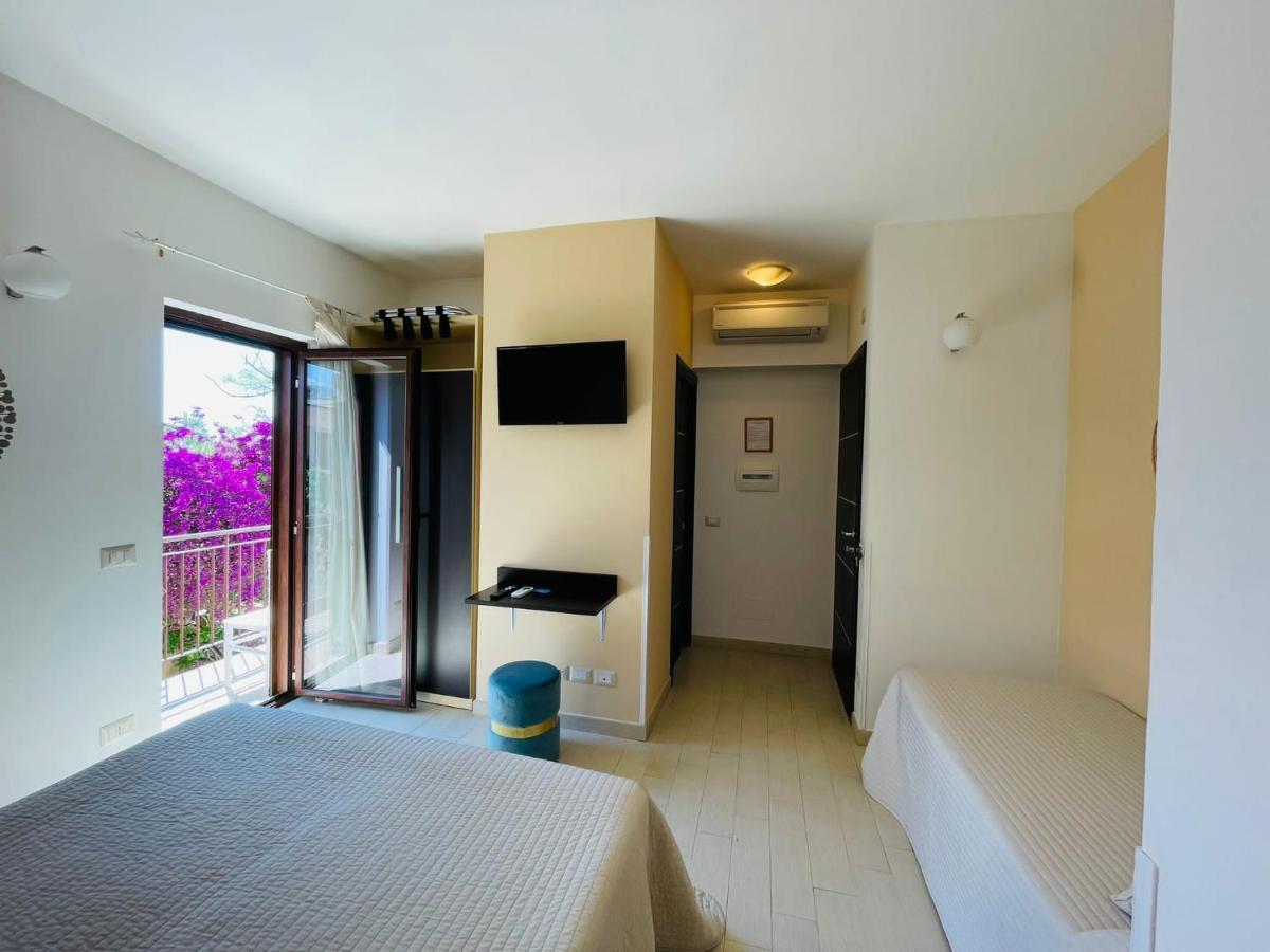 B&B Il Girasole Capo dʼOrlando Екстериор снимка