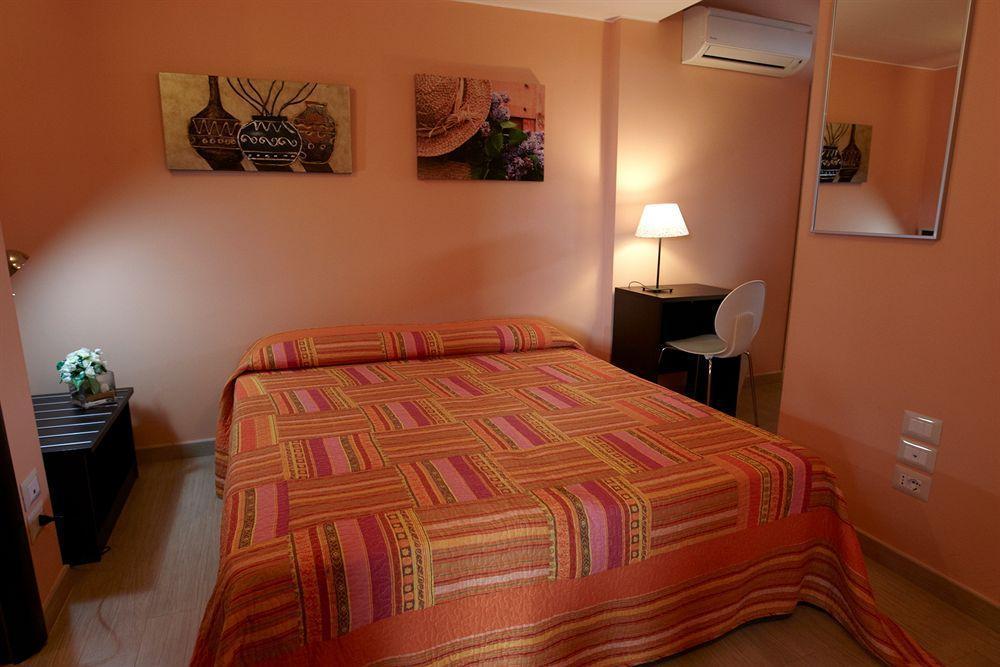 B&B Il Girasole Capo dʼOrlando Екстериор снимка